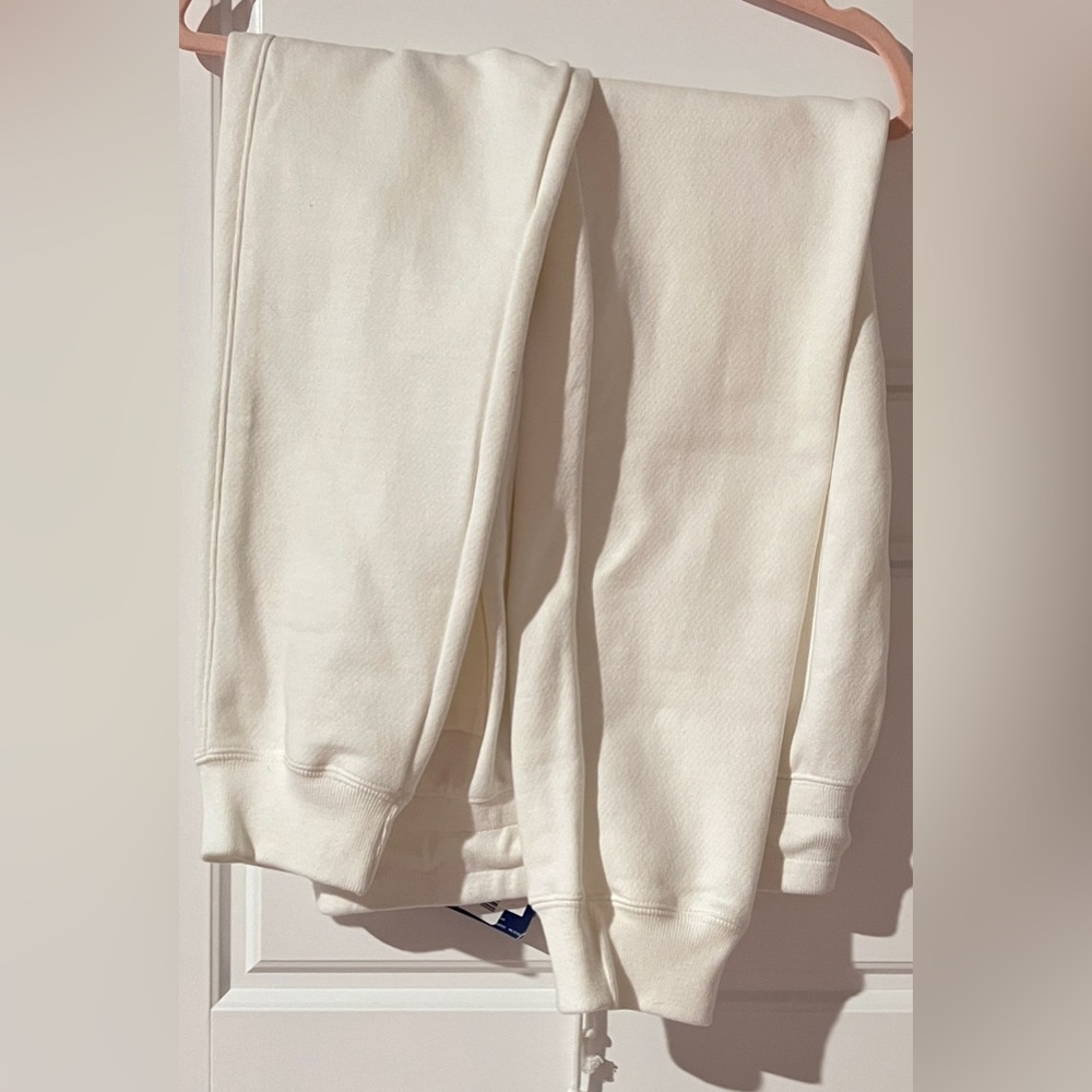 Champion • Women's Reverse Weave Jogger • White • NWT • XS - Picture 2 of 4